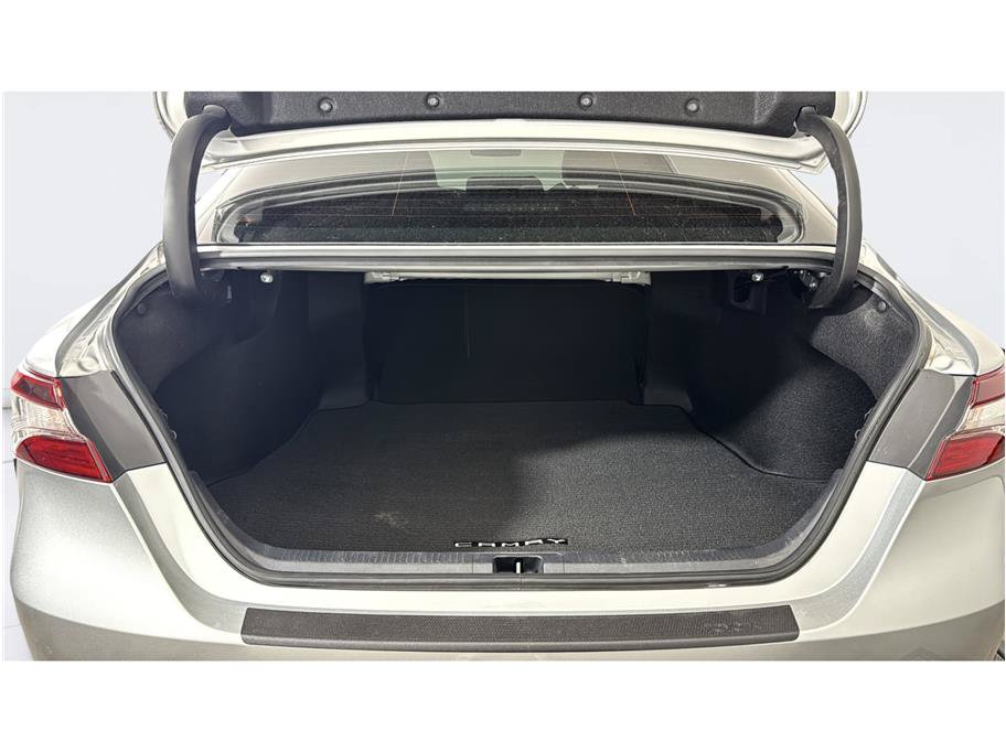 Used 2022 Toyota Camry SE w/ Carpet Mat Package (TMS) FWD image 14