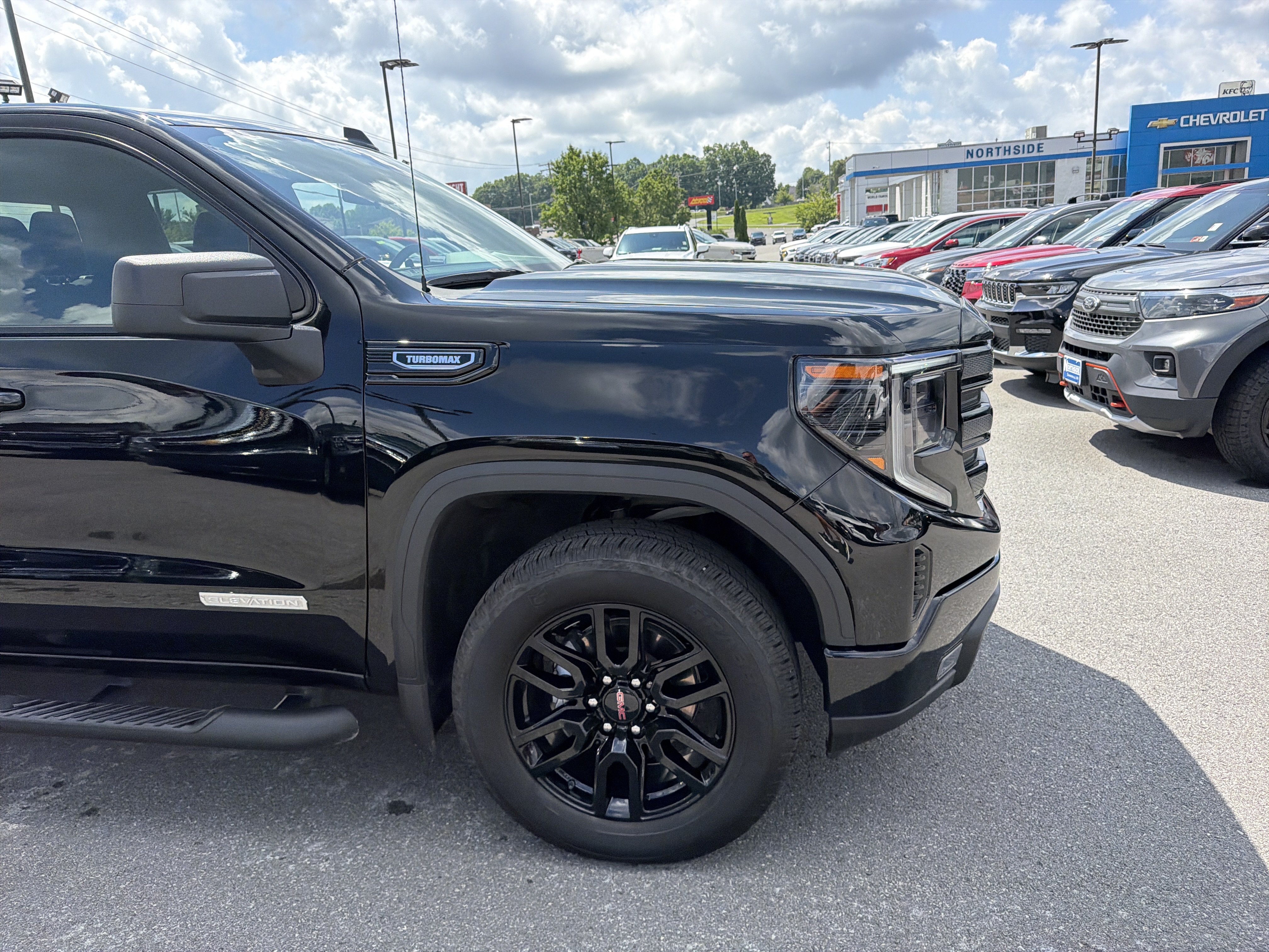 Certified 2025 GMC Sierra 1500 Elevation AWD/4WD image 4