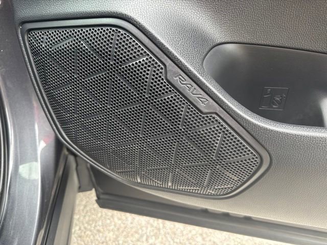 Used 2019 Toyota RAV4 XSE AWD/4WD image 15