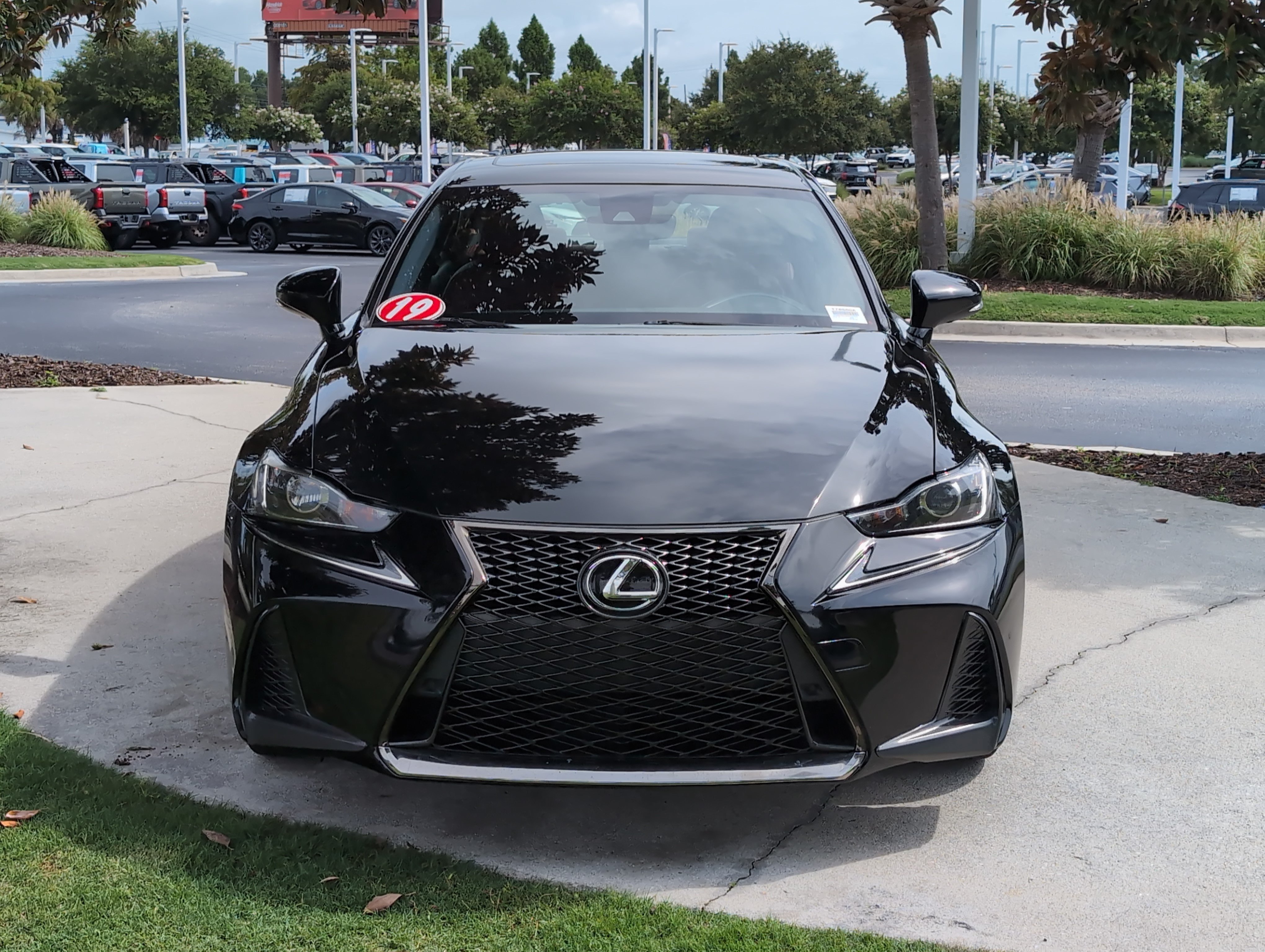 Used 2019 Lexus IS 350 F Sport w/ F Sport Package RWD image 3