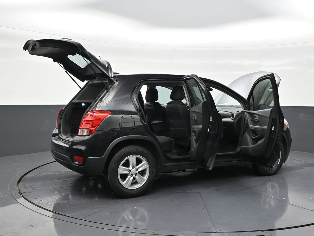 Used 2020 Chevrolet Trax LS FWD image 28