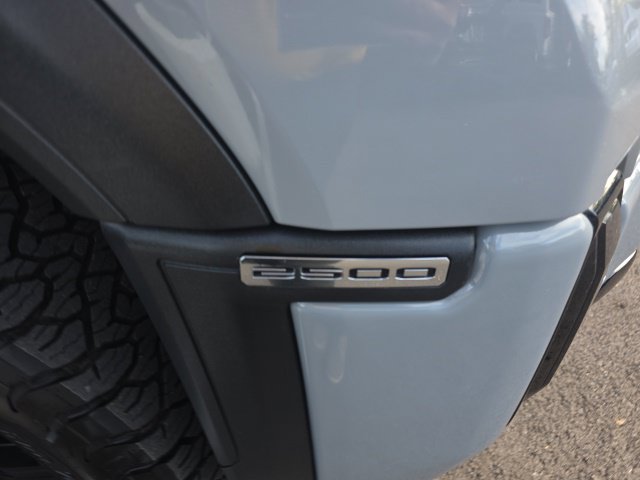 Used 2025 GMC Sierra 2500 AT4 w/ AT4 Premium Plus Package AWD/4WD image 7