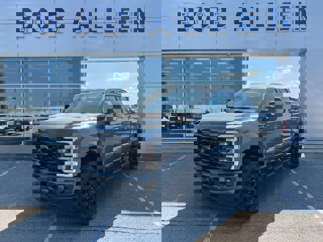 New 2026 Ford F250 Lariat w/ Black Appearance Package
