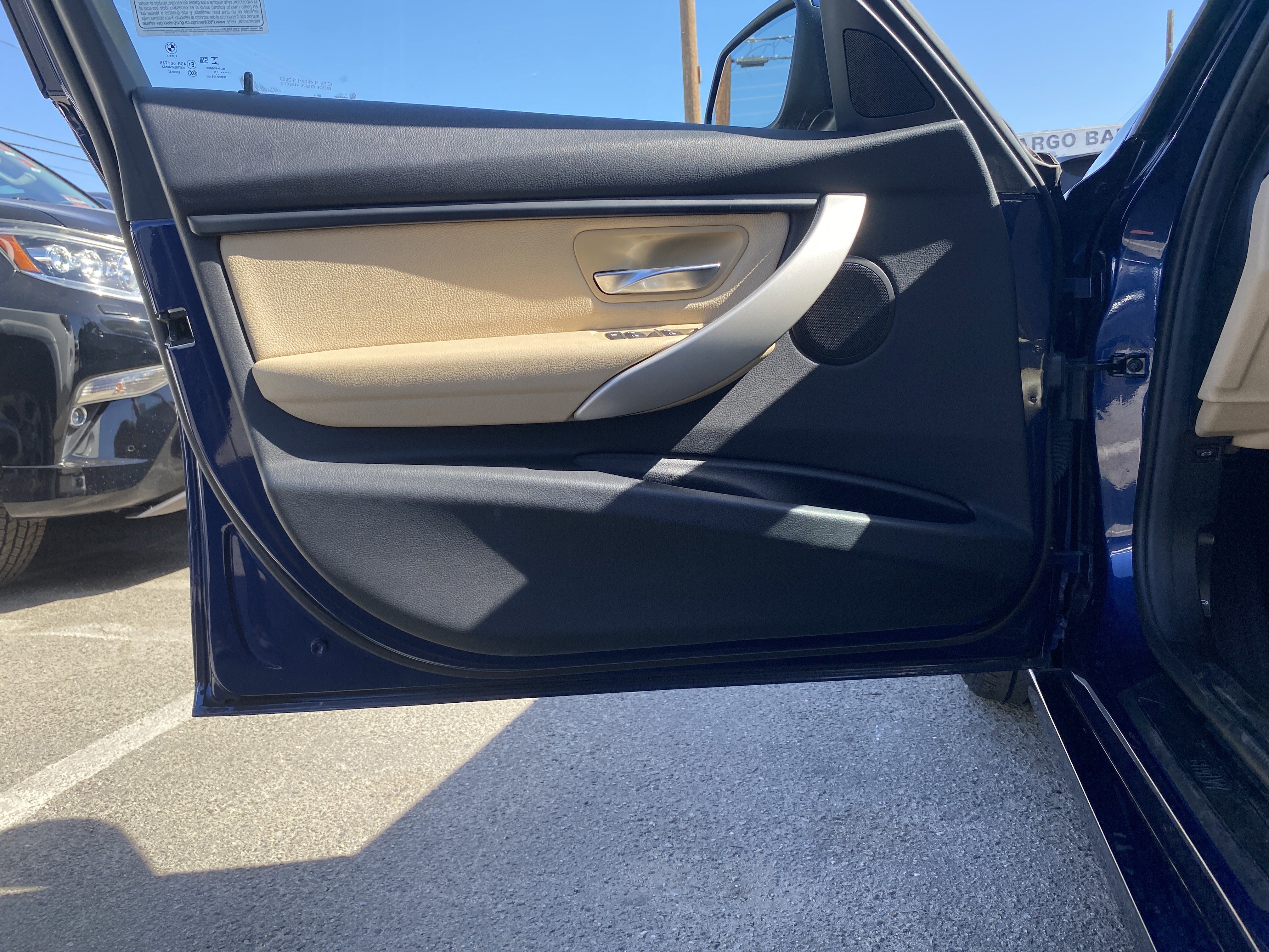 Used 2018 BMW 320i xDrive Sedan image 13