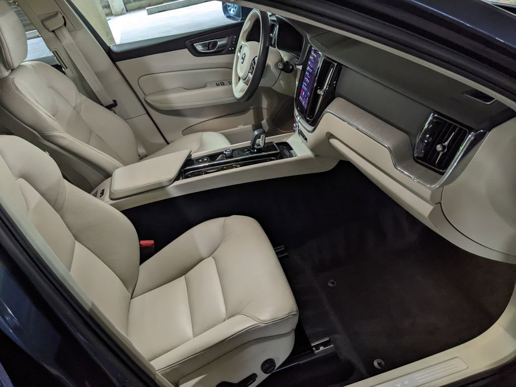Certified 2023 Volvo XC60 B5 Plus w/ Climate Package AWD/4WD image 22