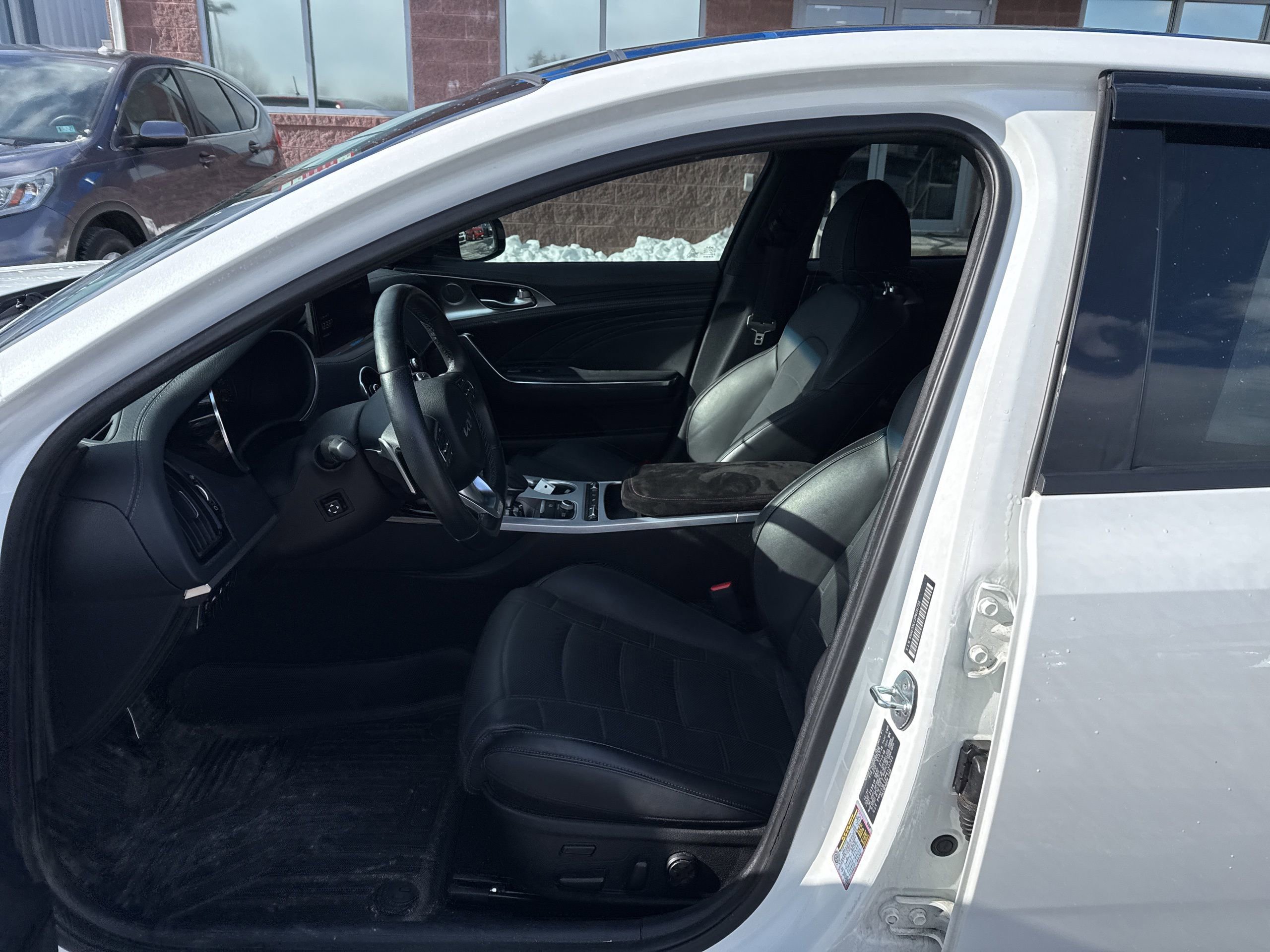 Used 2023 Kia Stinger GT2 image 10