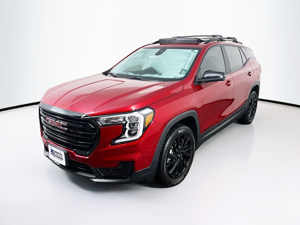 Used 2024 GMC Terrain SLE w/ Driver Convenience Package image 3
