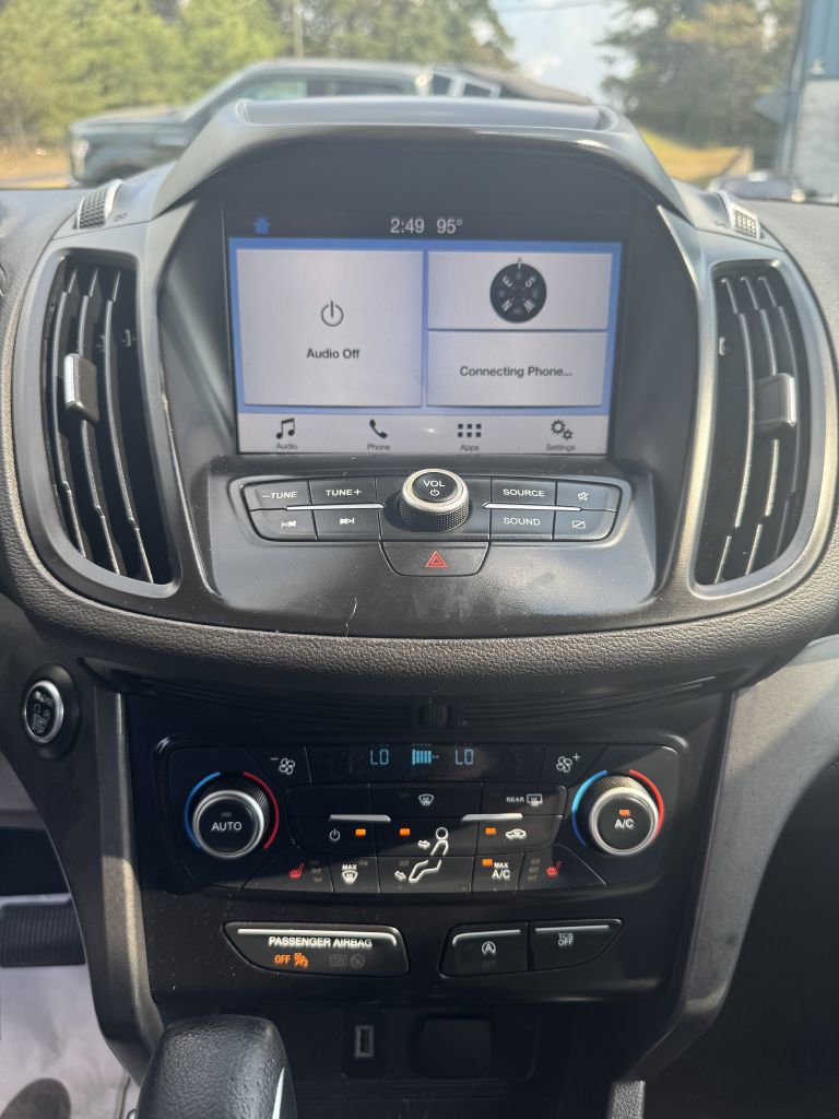 Used 2019 Ford Escape SE image 11