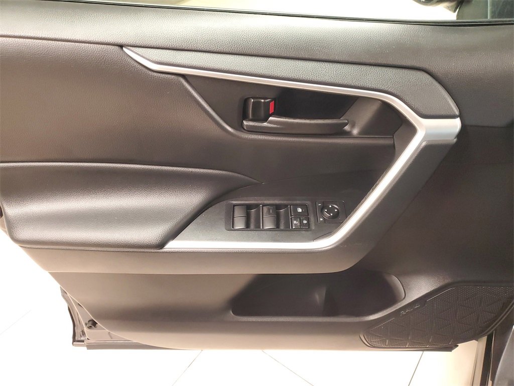 Certified 2022 Toyota RAV4 LE image 17