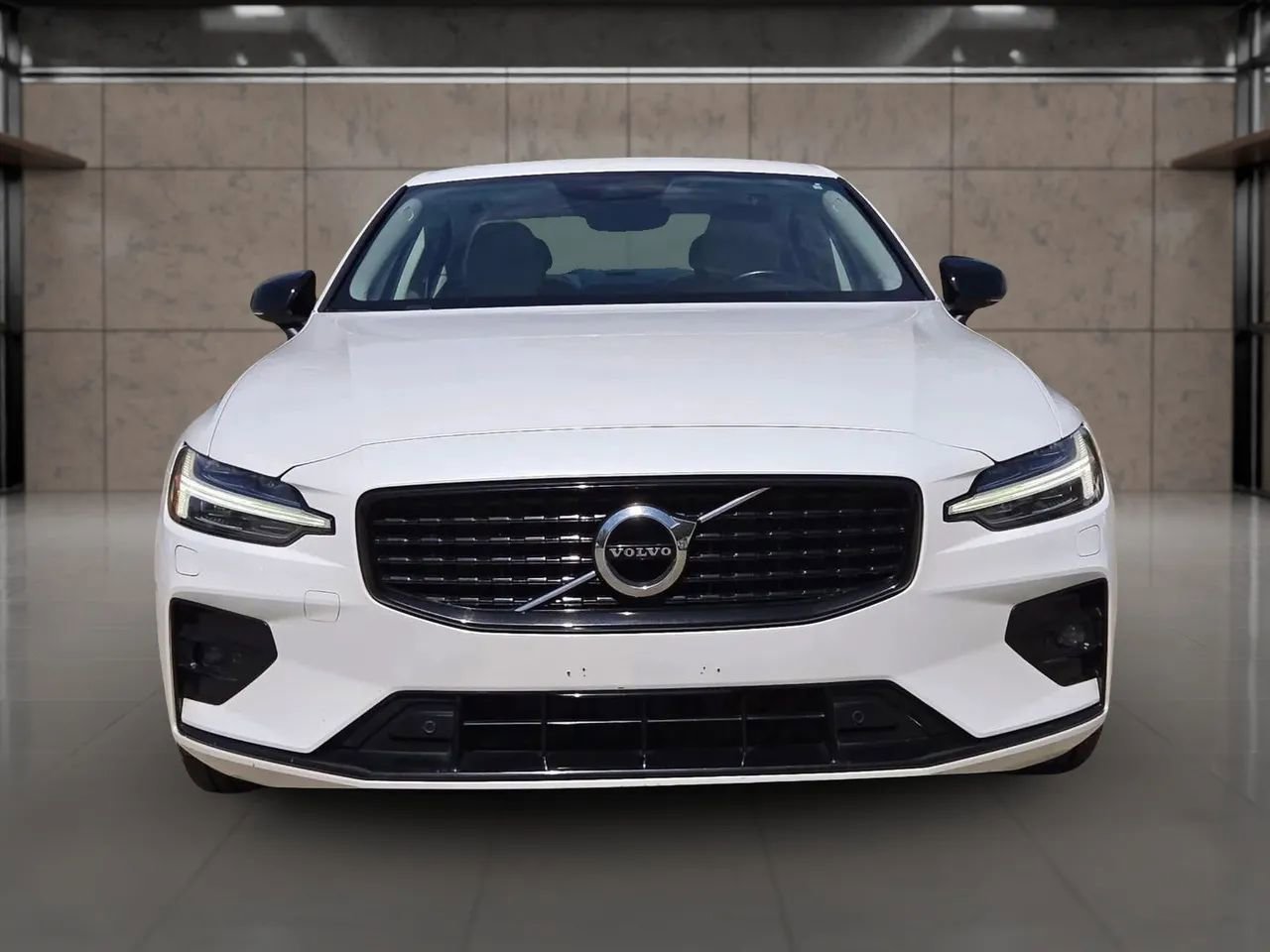 Used 2022 Volvo S60 B5 Momentum w/ Premium Package image 7