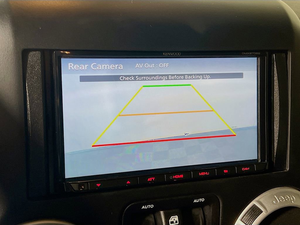 Used 2017 Jeep Wrangler Unlimited Sahara w/ Max Tow Package image 13