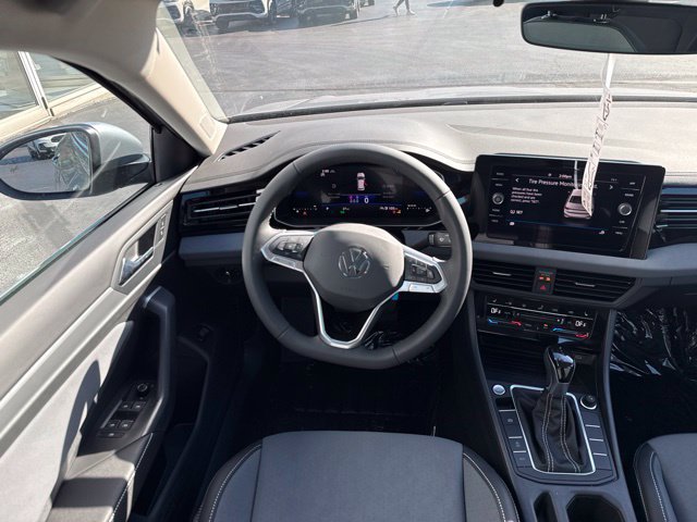 New 2027 Volkswagen Jetta SE FWD image 10