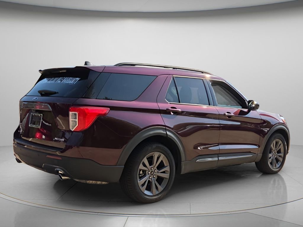 Used 2022 Ford Explorer XLT w/ Equipment Group 202A RWD image 7