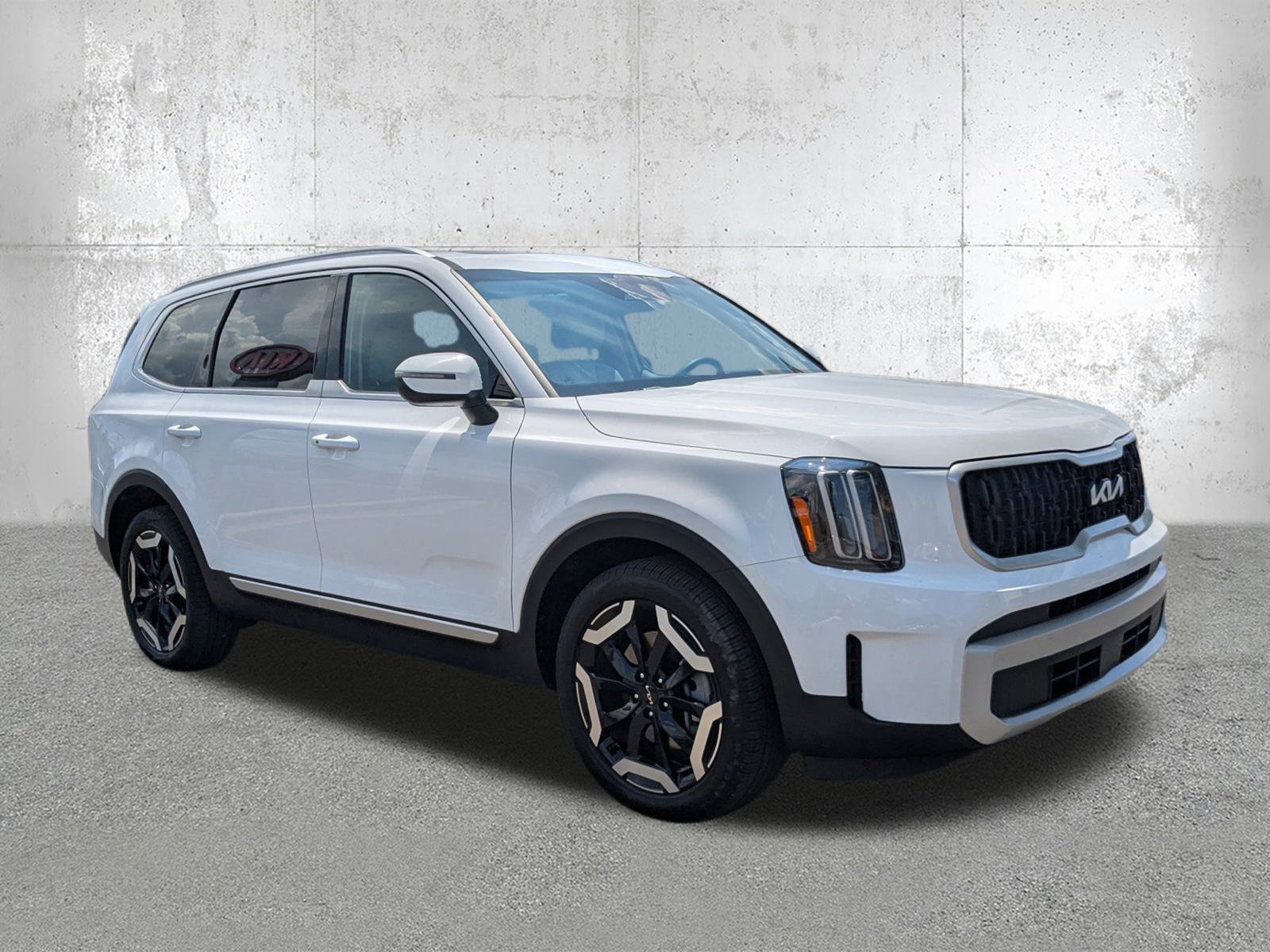 Certified 2025 Kia Telluride EX image 1