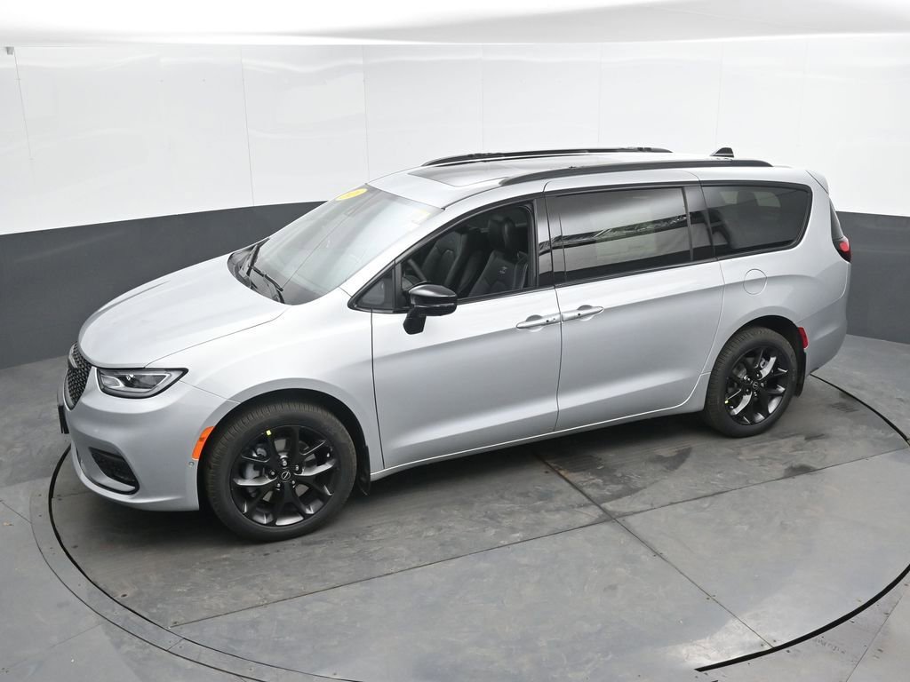 New 2026 Chrysler Pacifica Select w/ S Appearance Package AWD/4WD image 36