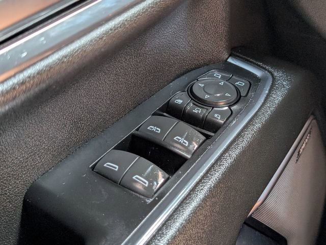 Used 2024 Chevrolet Silverado 2500 High Country w/ High Country Premium Package AWD/4WD image 28