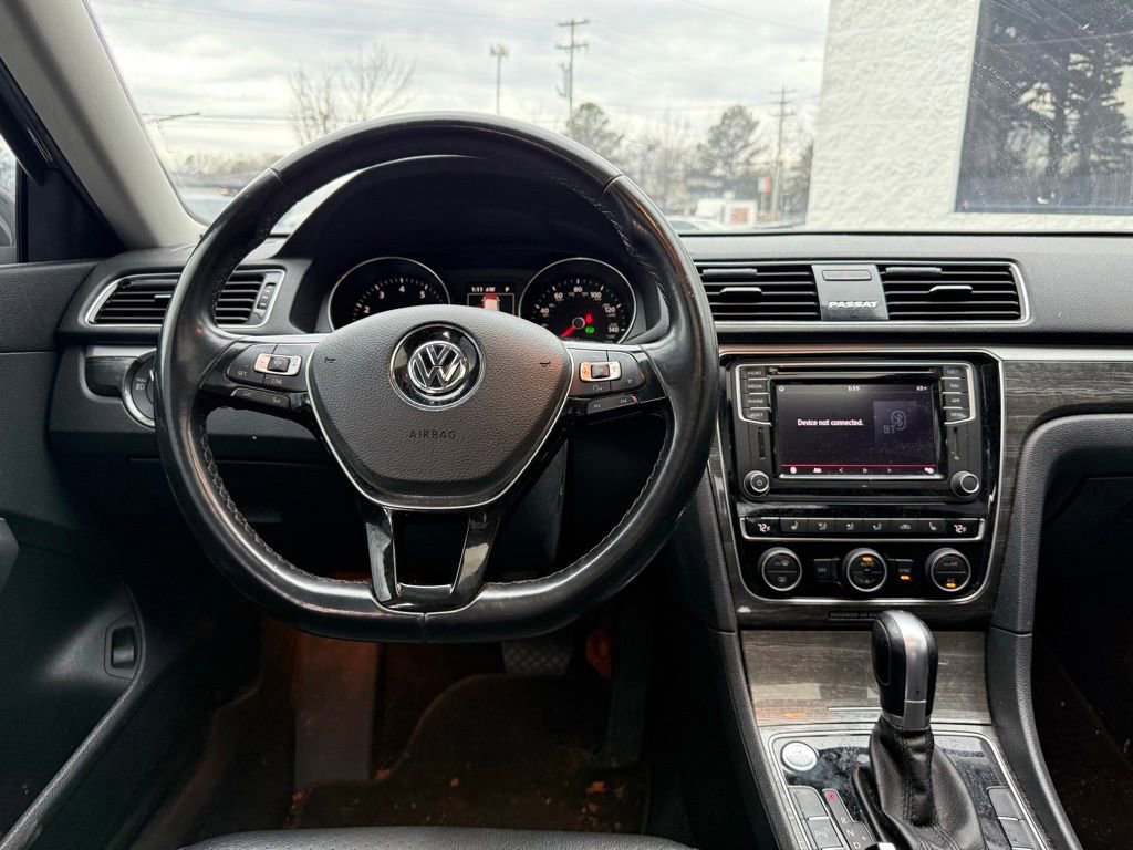 Used 2018 Volkswagen Passat 2.0T SE image 7