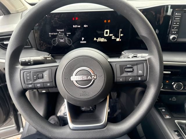 Used 2025 Nissan Kicks S image 11