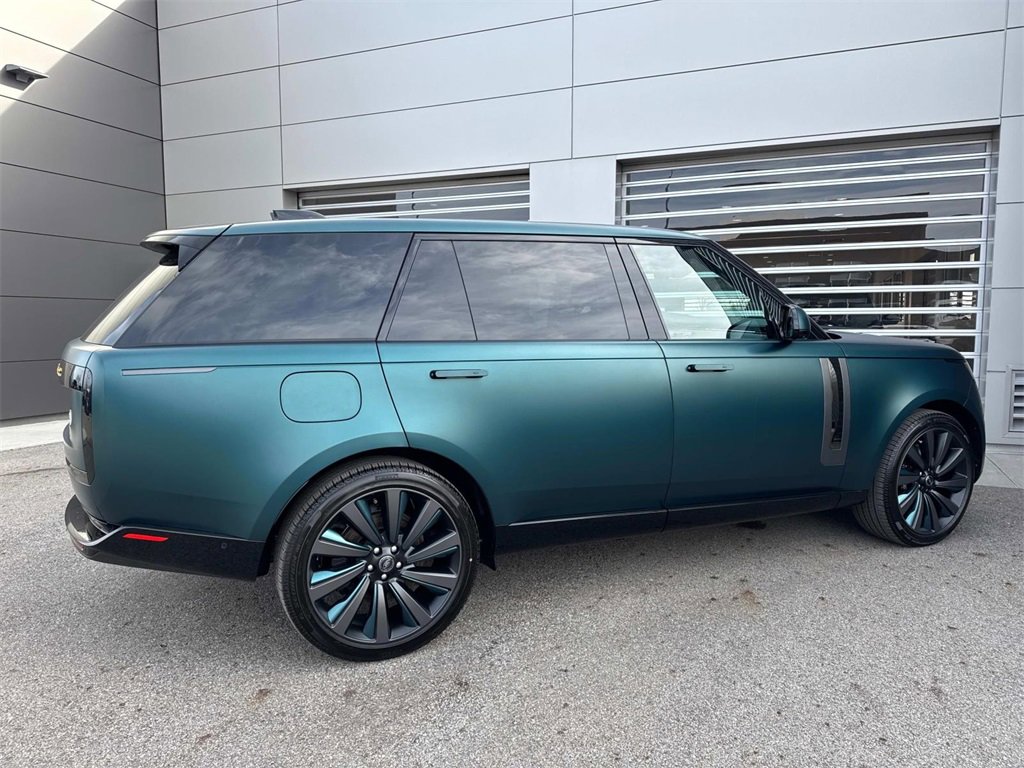New 2025 Land Rover Range Rover SV image 6