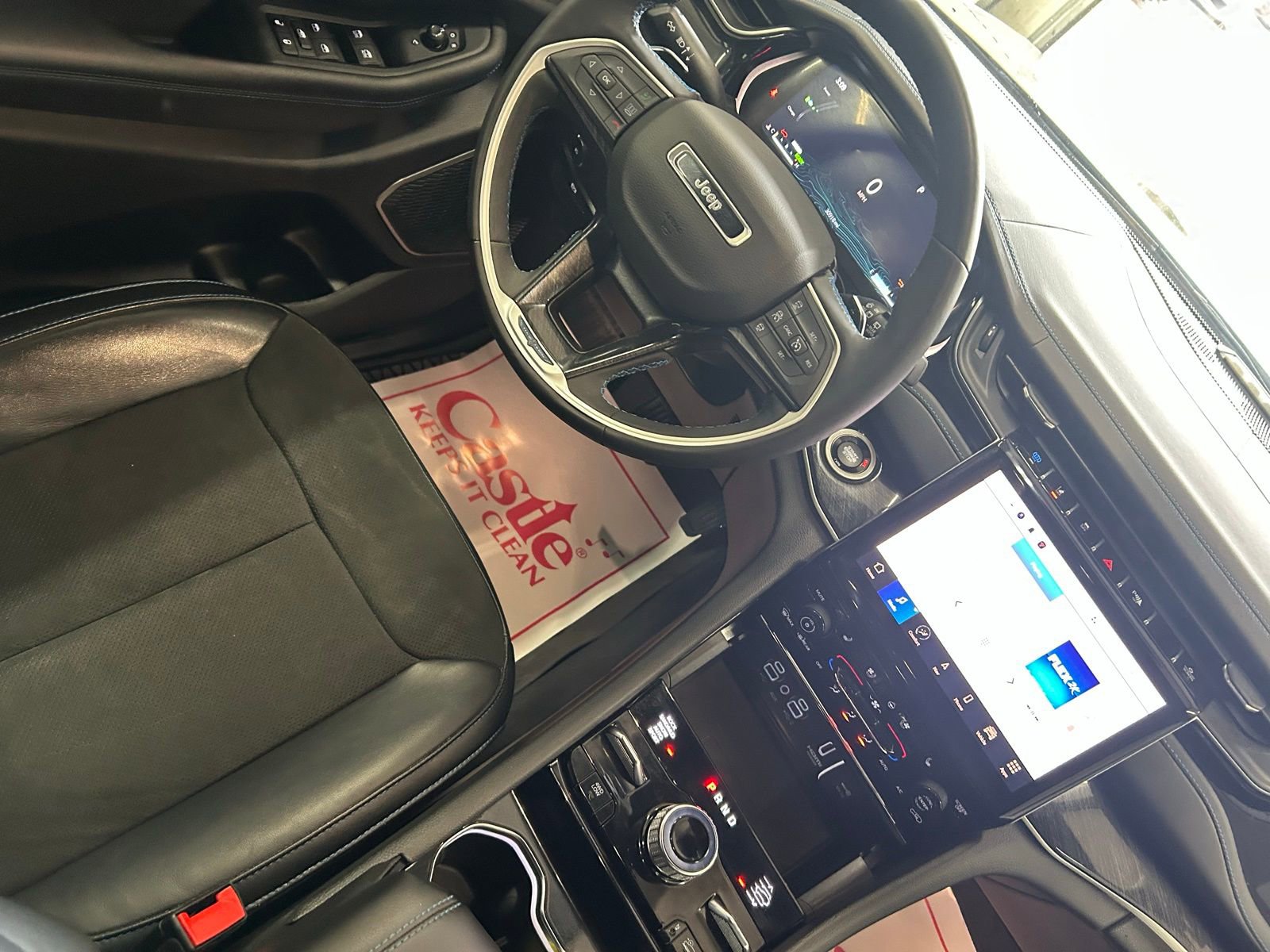 Certified 2022 Jeep Grand Cherokee Trailhawk w/ Luxury Tech Group III image 26