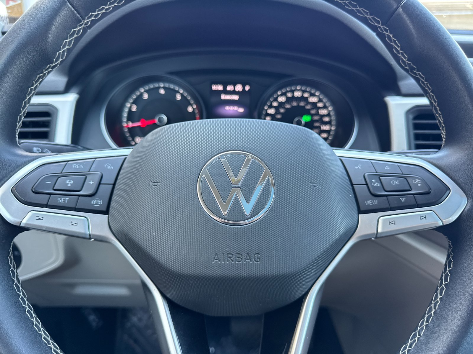Used 2021 Volkswagen Atlas SE w/ Panoramic Sunroof Package FWD image 28