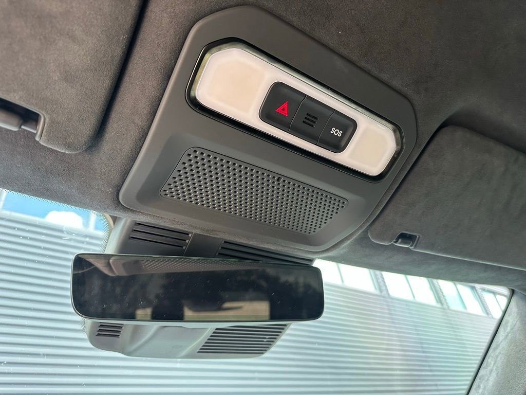 Used 2025 Rivian R1S Adventure image 27