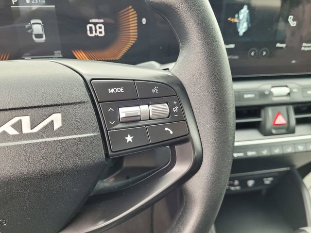 Used 2025 Kia K4 LXS image 19