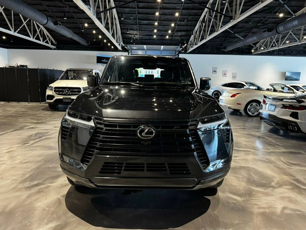Used 2024 Lexus GX 550 w/ Cold Area Package AWD/4WD image 8