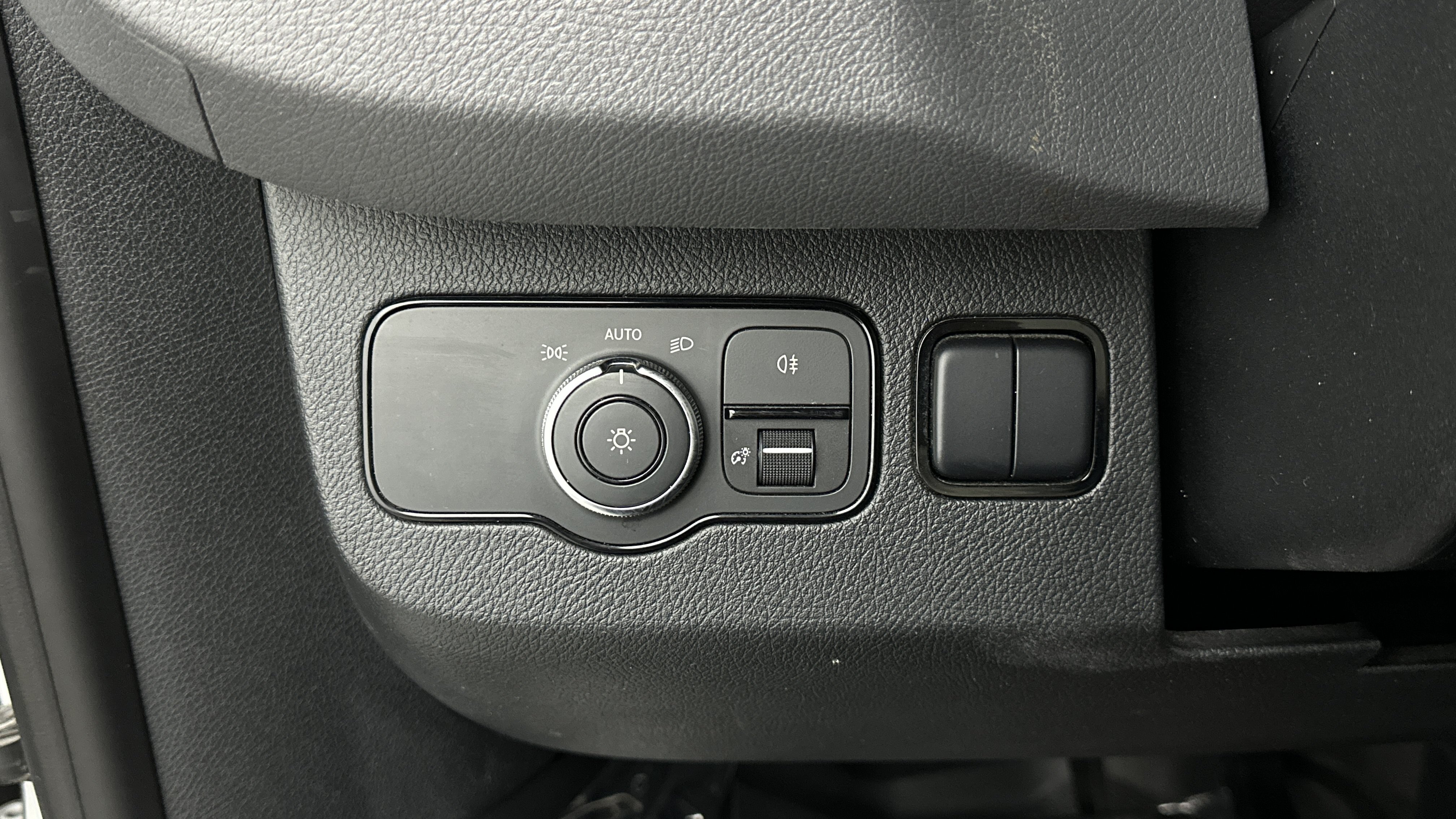 Used 2019 Mercedes-Benz Sprinter 144 Cargo image 13