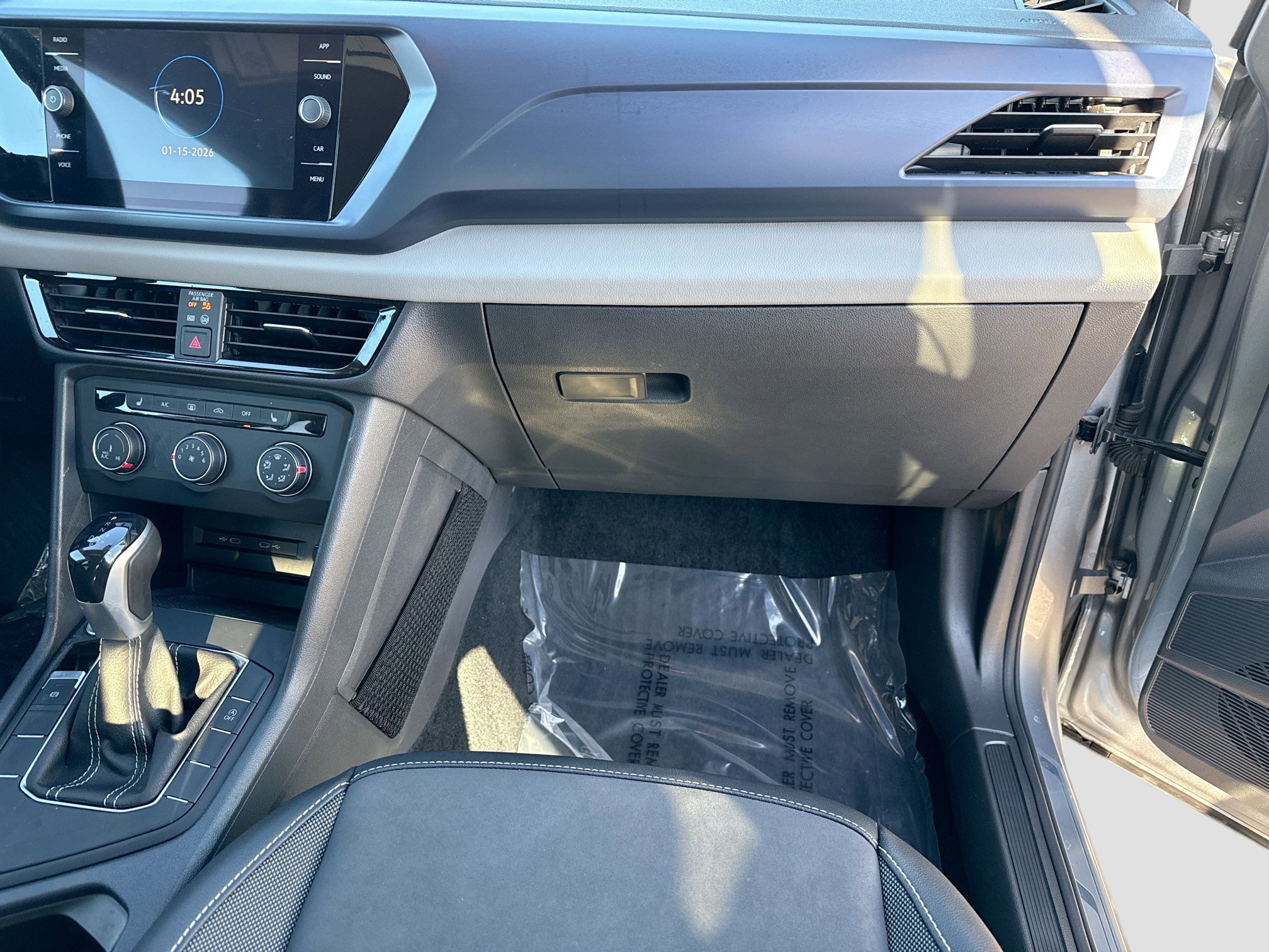 Used 2022 Volkswagen Taos SE image 16