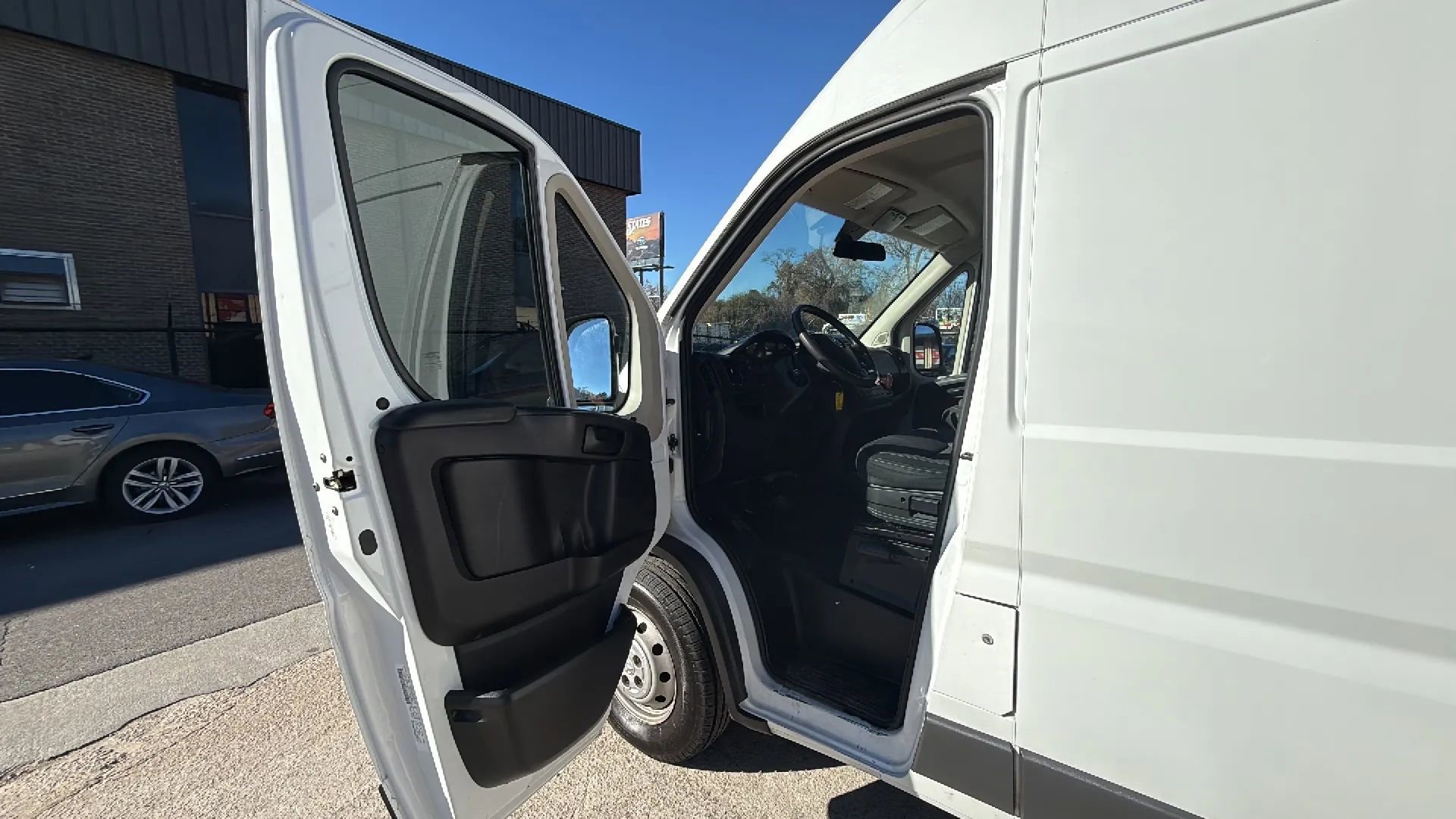 Used 2014 RAM ProMaster 2500 w/ Premium Appearance Group image 30