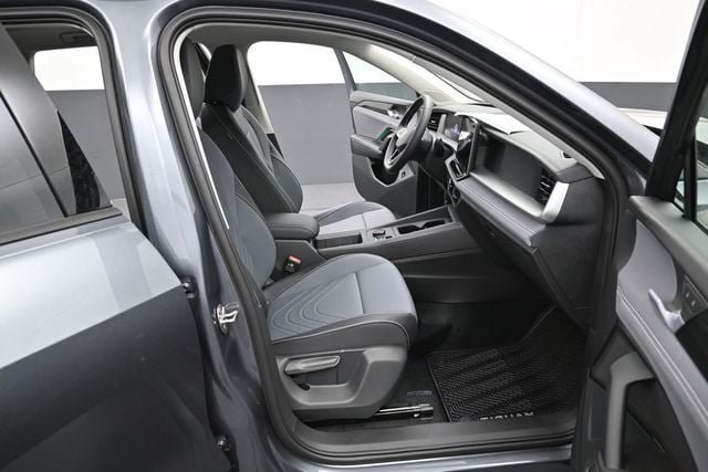 New 2026 Volkswagen Tiguan SE FWD image 14
