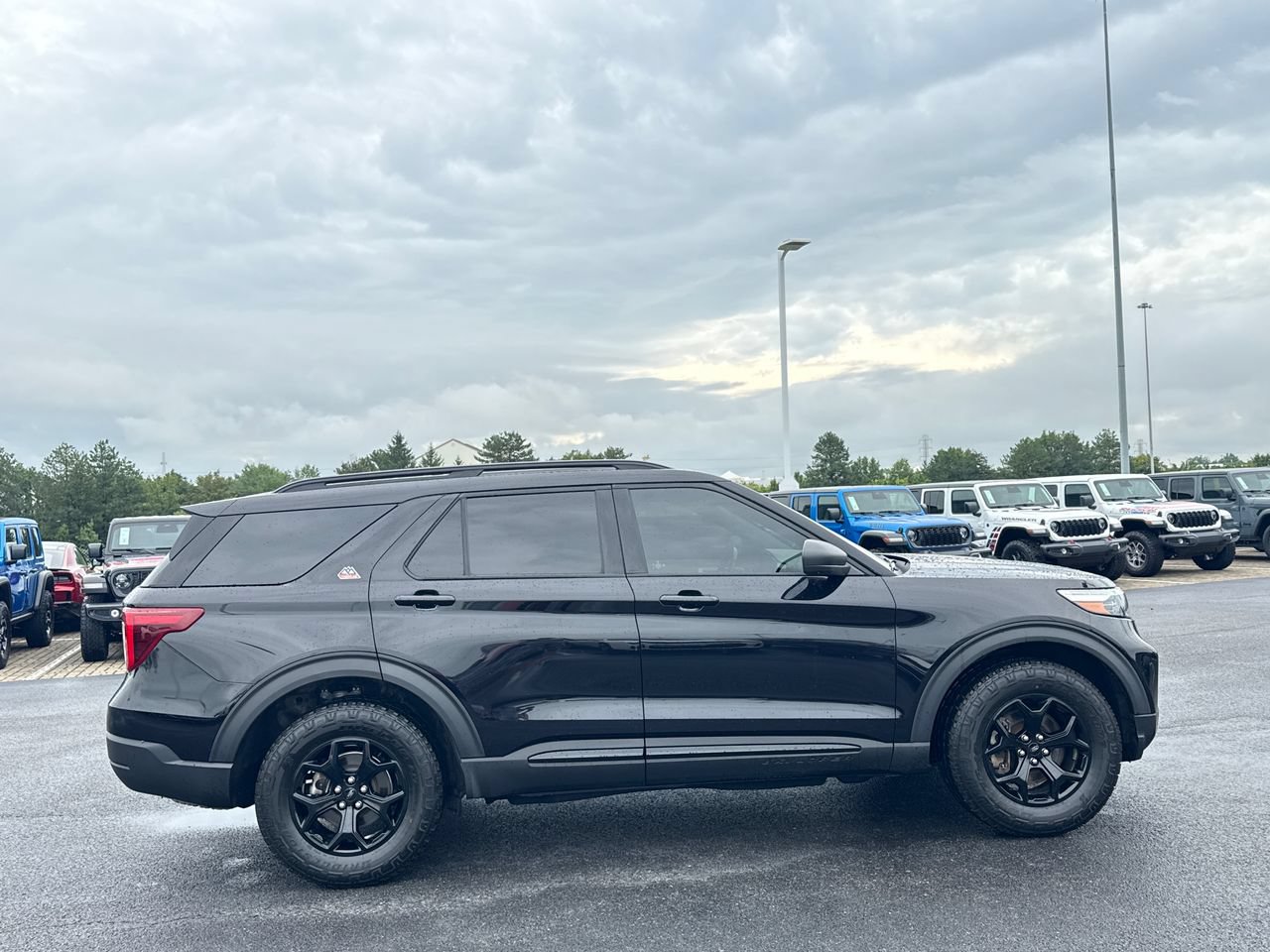 Used 2022 Ford Explorer Timberline AWD/4WD image 2