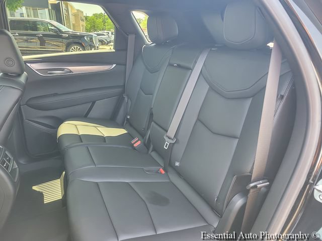 Certified 2024 Cadillac XT5 Luxury w/ LPO, Floor Liner Package AWD/4WD image 18