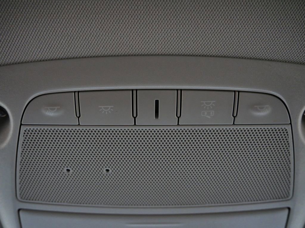 Used 2020 Nissan Rogue SV image 35