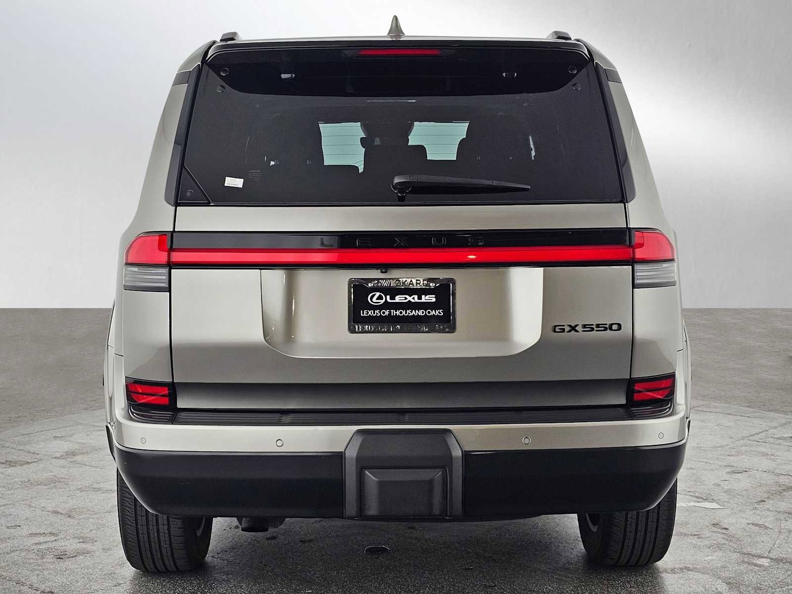 Used 2024 Lexus GX 550 w/ Accessory Package (2T) image 4