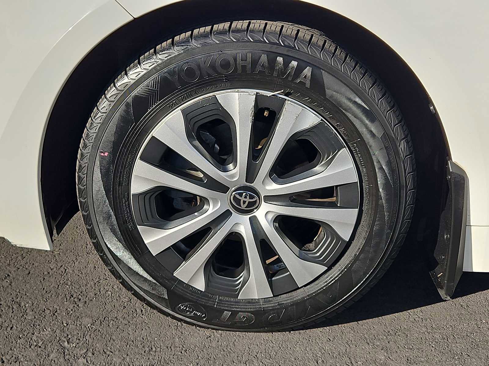 Used 2022 Toyota Corolla LE image 13