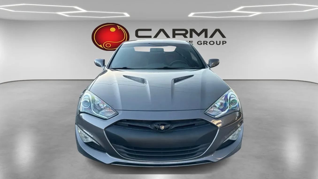 Used 2013 Hyundai Genesis 3.8 RWD image 8