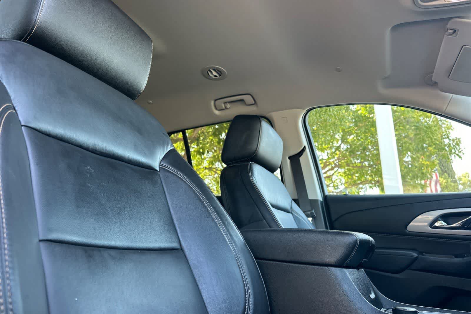 Used 2020 Chevrolet Traverse RS FWD image 20