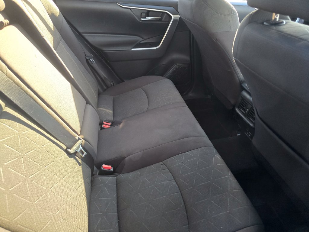 Used 2022 Toyota RAV4 XLE AWD/4WD image 13