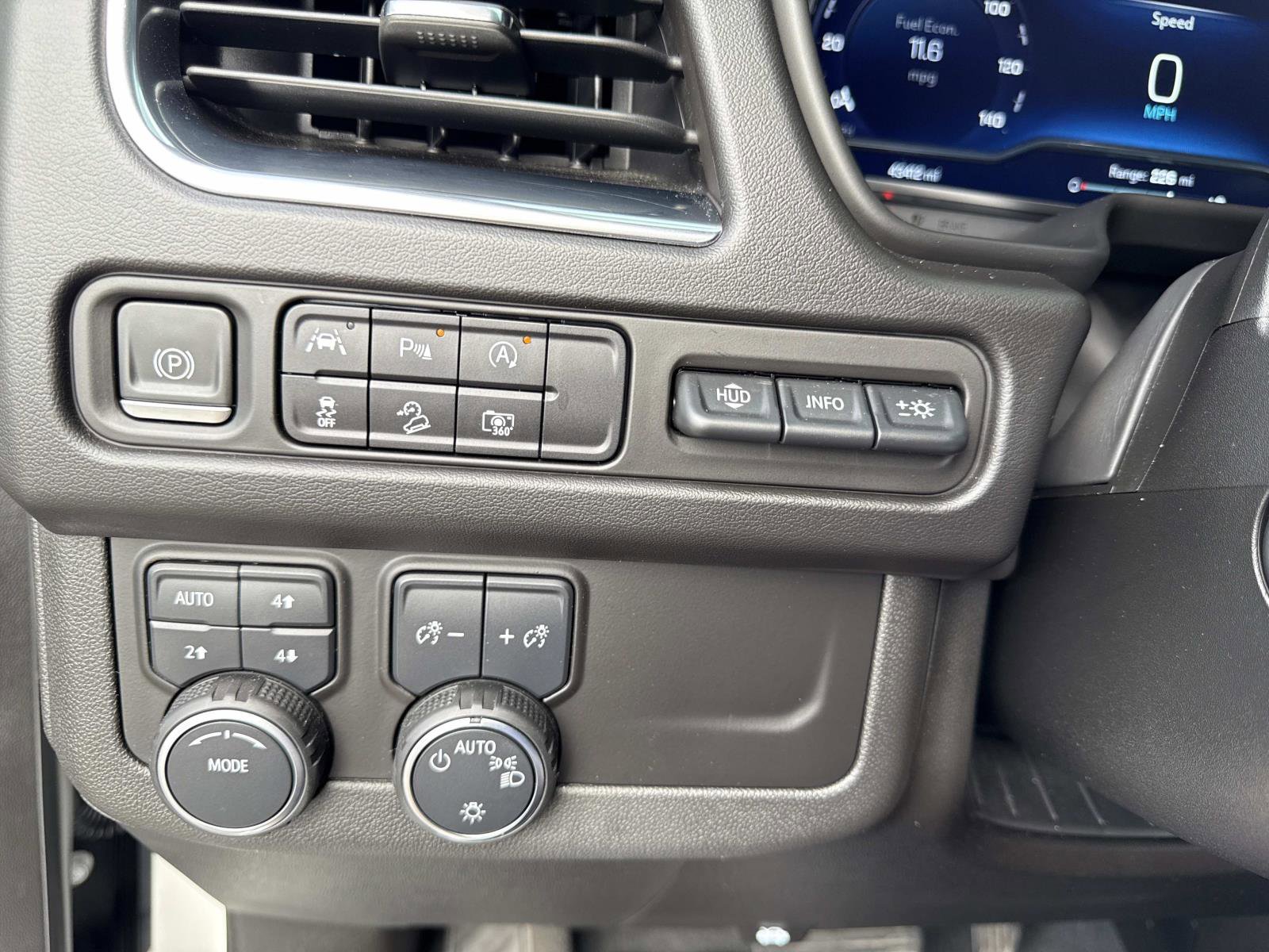 Used 2023 Chevrolet Tahoe High Country image 30