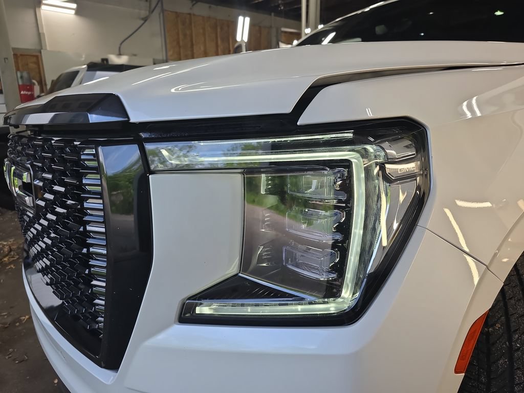 Used 2023 GMC Yukon XL Denali Ultimate AWD/4WD image 30