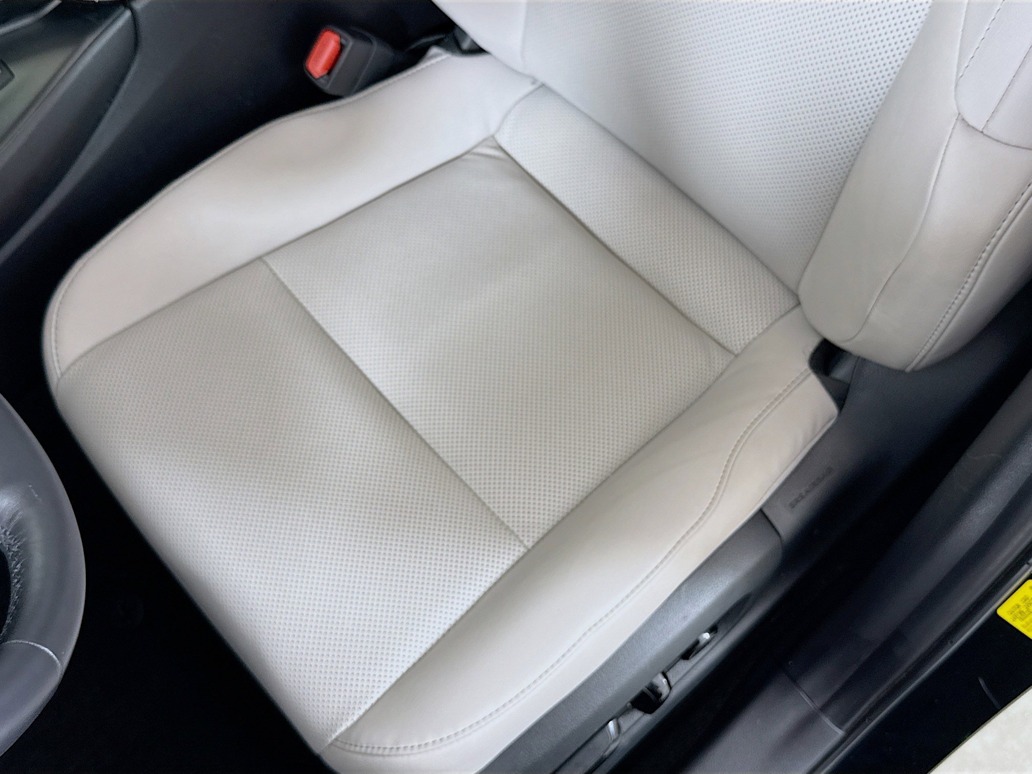 Used 2025 Lexus UX 300h AWD w/ Accessory Package (Z1) image 20