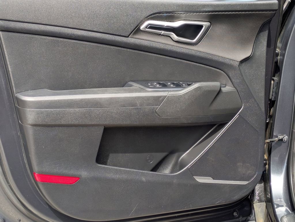 Used 2023 Kia Sportage LX image 11