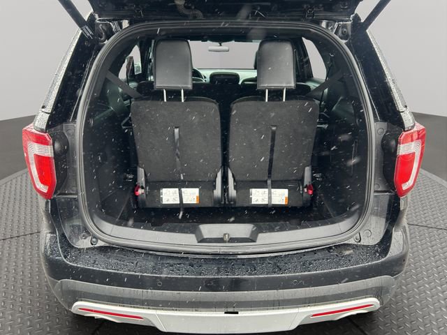 Used 2017 Ford Explorer XLT w/ XLT Technology Feature Bundle image 24
