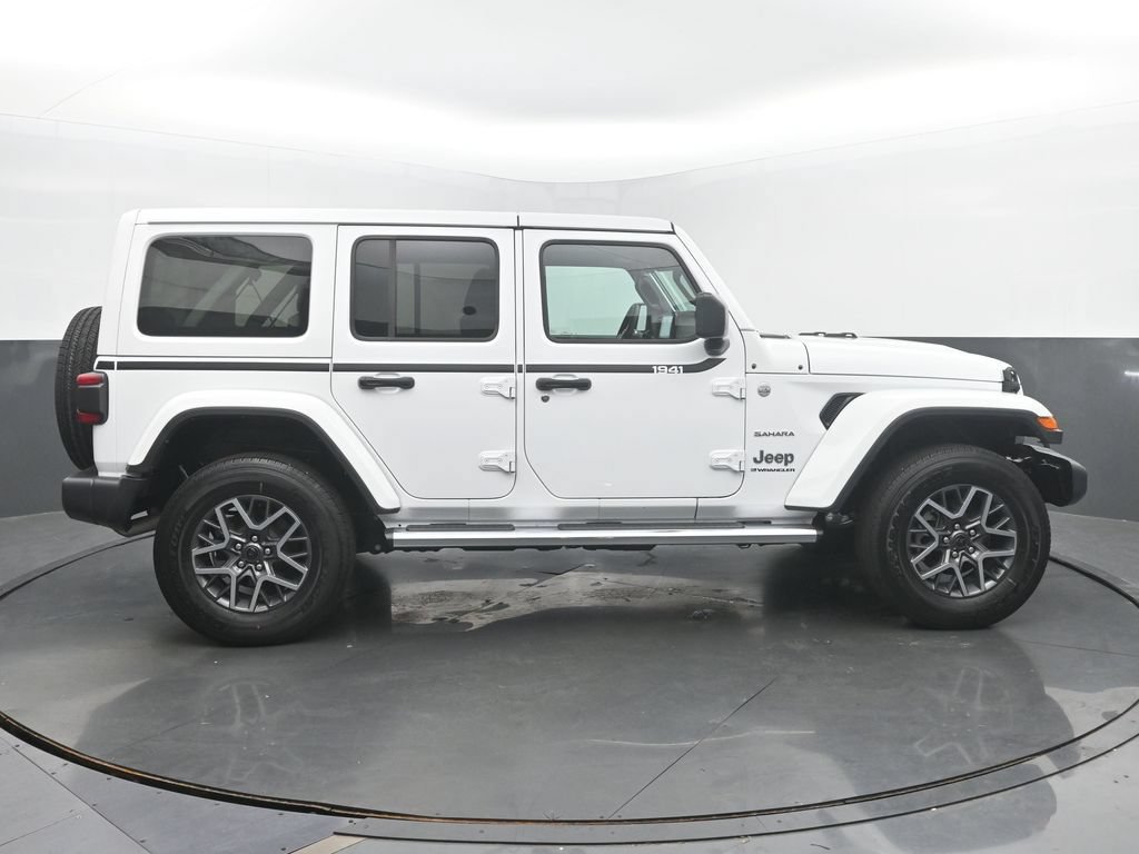 Used 2024 Jeep Wrangler Unlimited Sahara w/ Technology Group AWD/4WD image 7