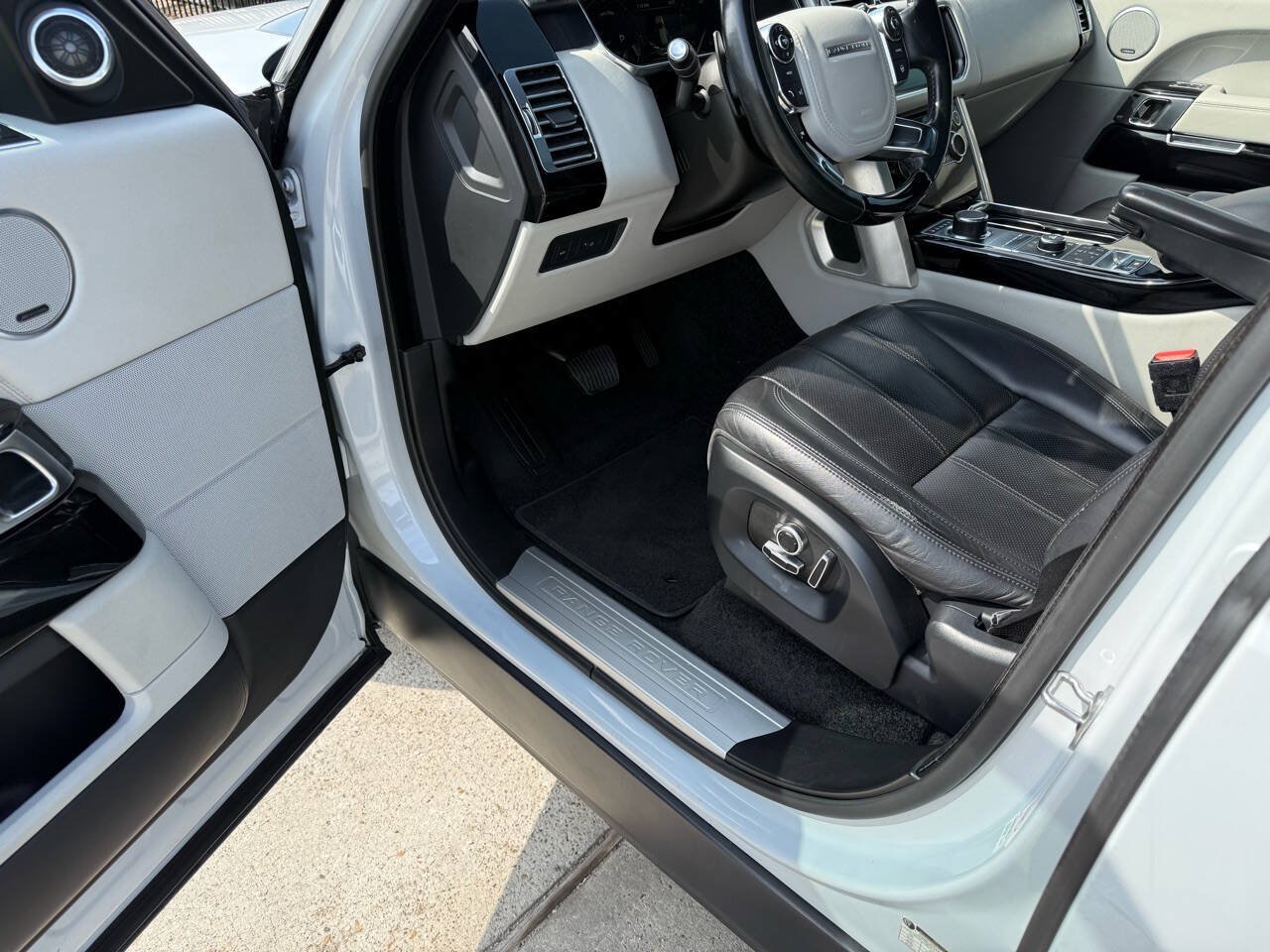 Used 2016 Land Rover Range Rover HSE AWD/4WD image 14