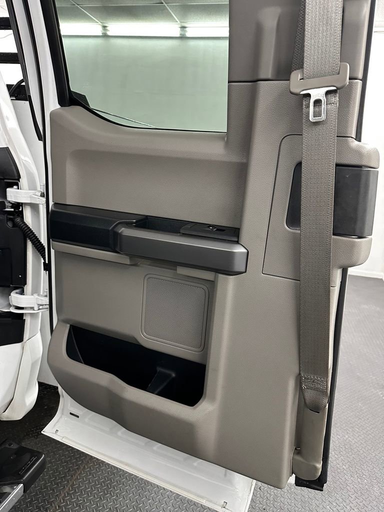 Used 2019 Ford F250 XLT w/ XLT Premium Package image 13