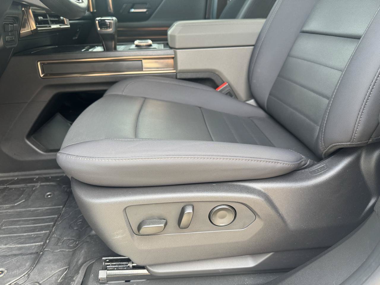 Used 2025 GMC Hummer EV 2X AWD/4WD image 35