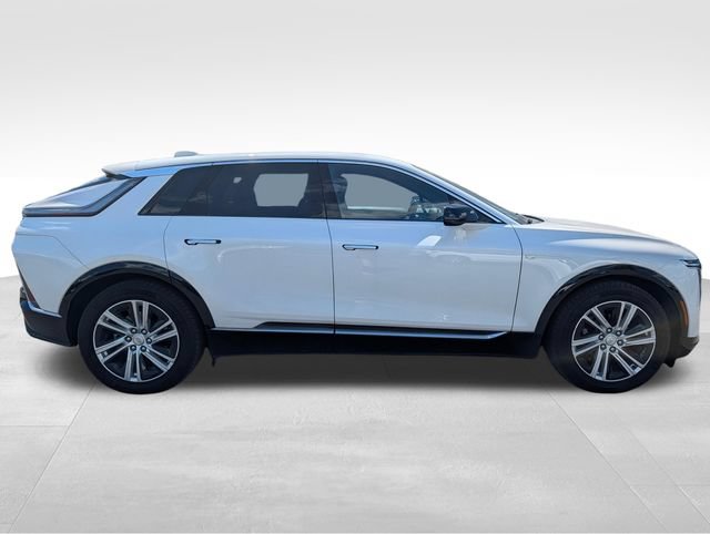 Used 2024 Cadillac Lyriq Tech AWD/4WD image 9